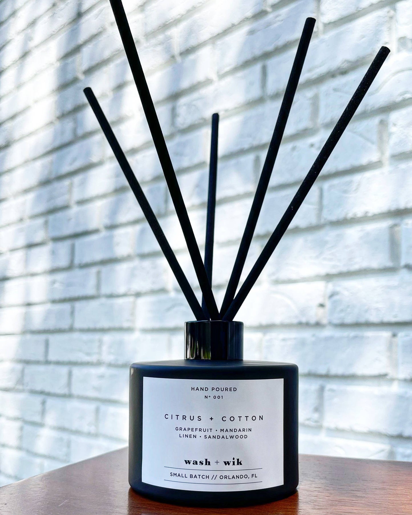 Citrus and Cotton | Reed Diffuser | Matte Black with Reeds