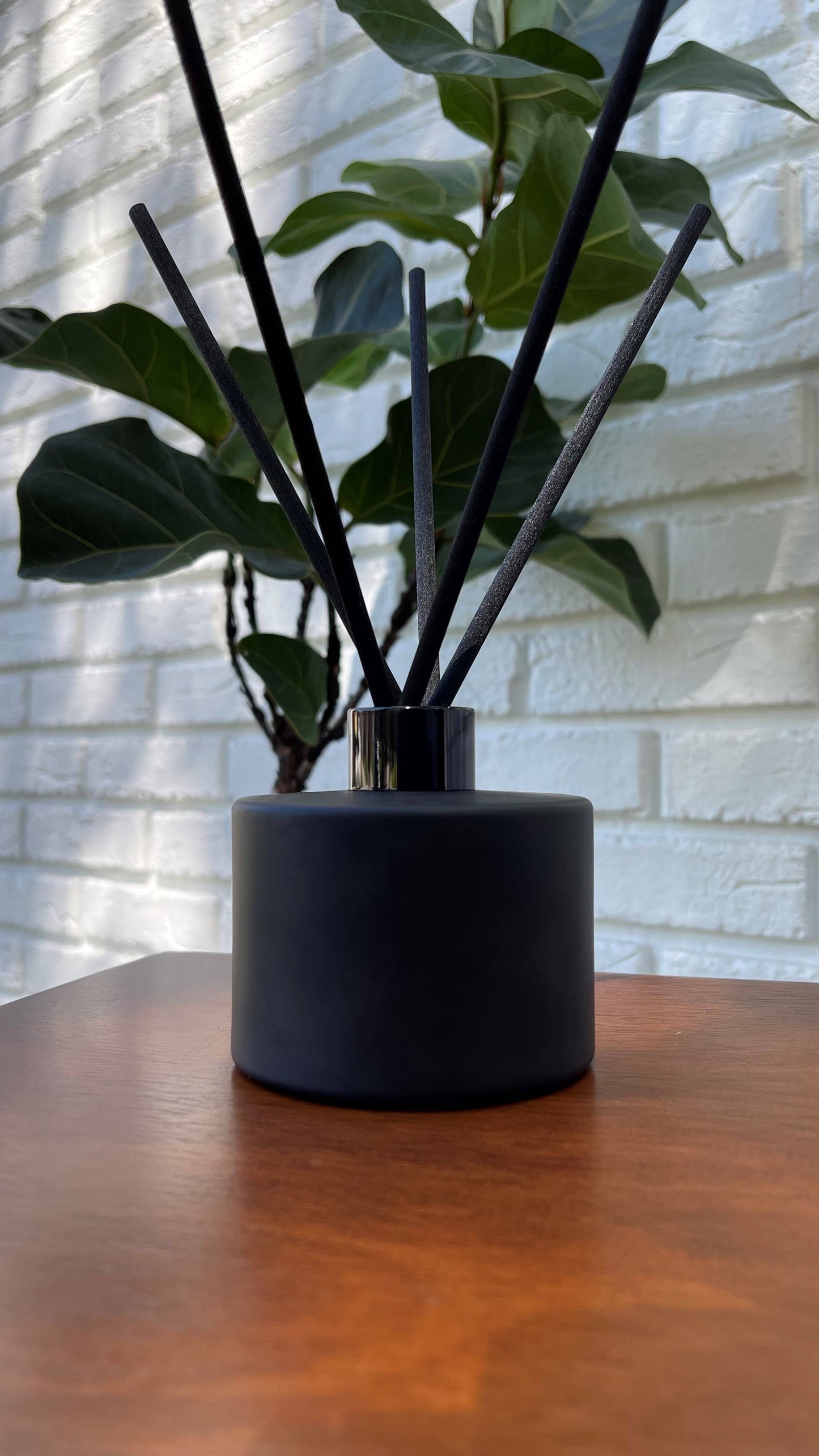 Citrus and Cotton | Reed Diffuser | Matte Black with Reeds