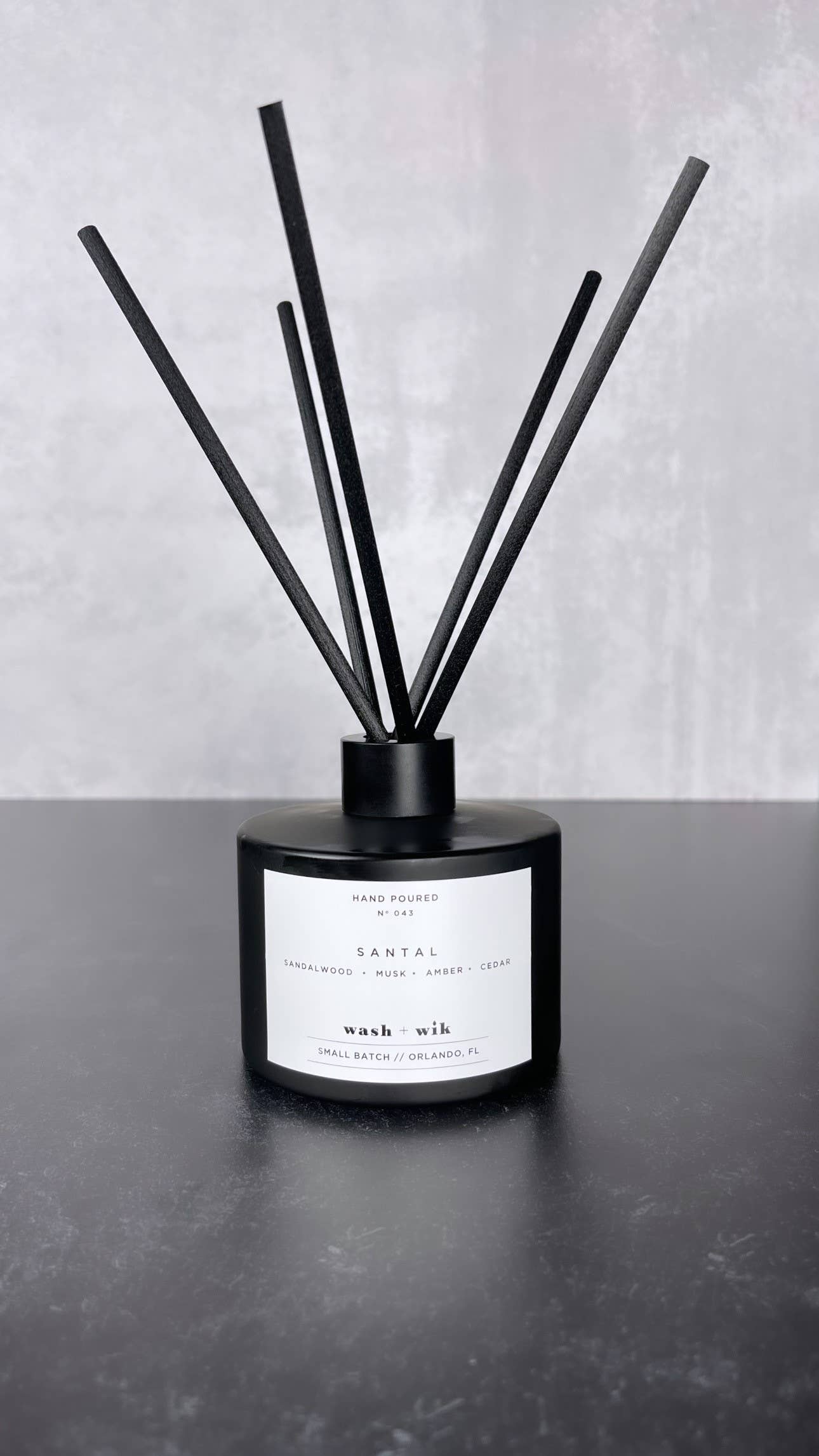 Santal | Reed Diffuser | Matte Black with Reeds